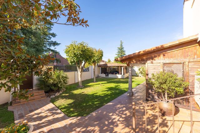 Villa/Maison à vendre à Las Rozas de Madrid avec piscine garage - 1 765 000 € (Ref: 10121194)