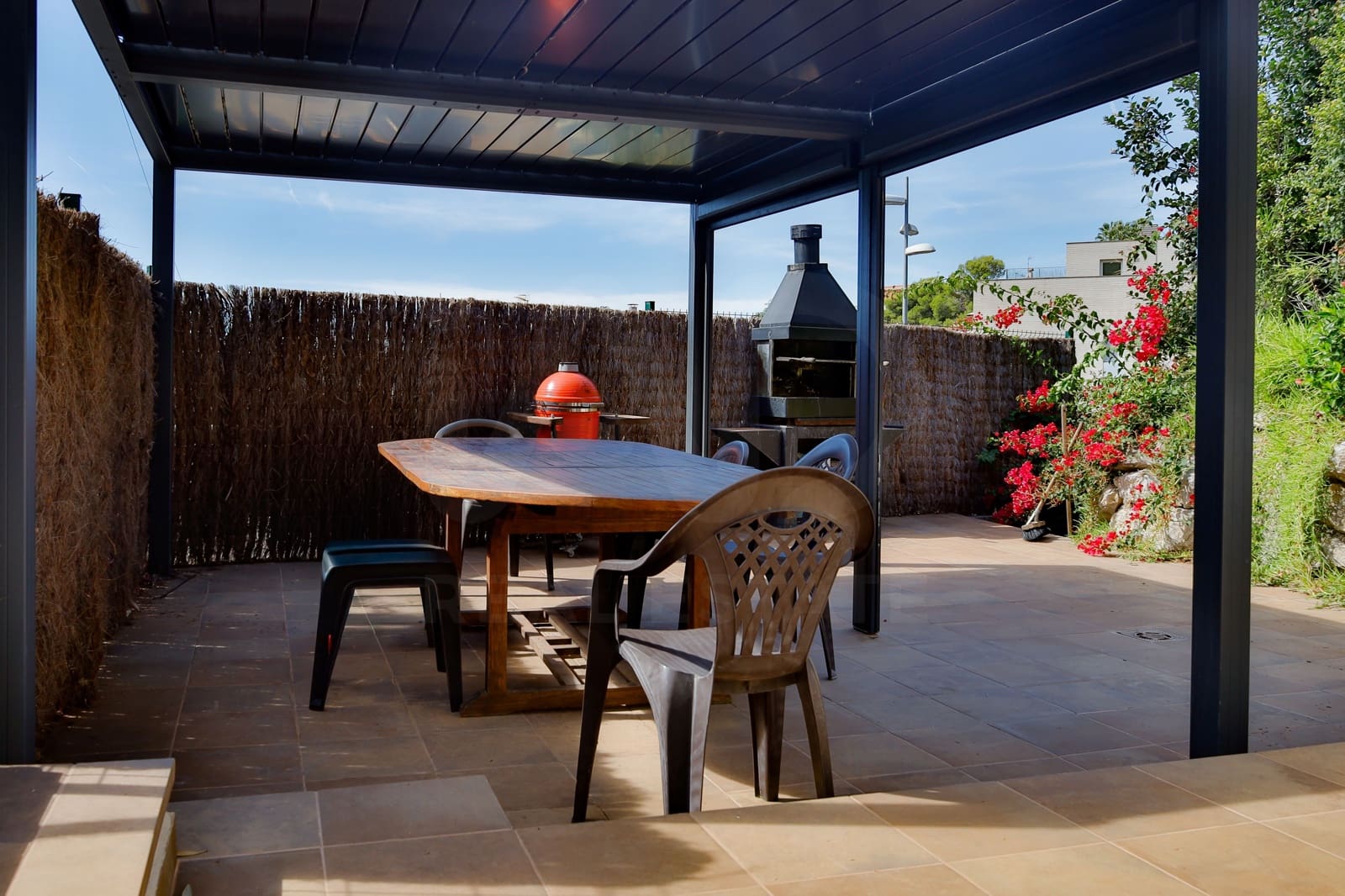 6 bedroom Townhouse for sale in Sitges with pool garage - € 1,250,000 (Ref: 10121200)