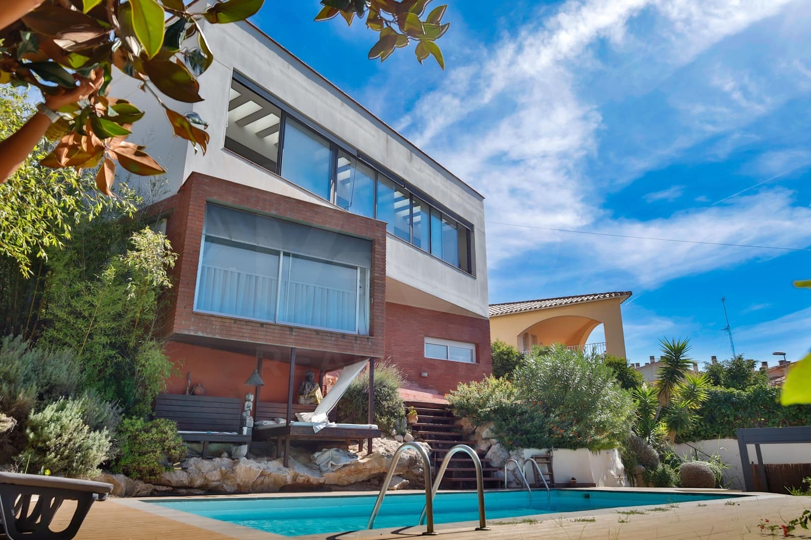 6 bedroom Townhouse for sale in Sitges with pool garage - € 1,250,000 (Ref: 10121200)