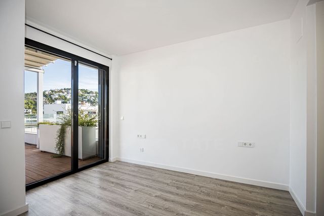 3 bedroom Penthouse for sale in Sitges with pool garage - € 1,450,000 (Ref: 10121209)