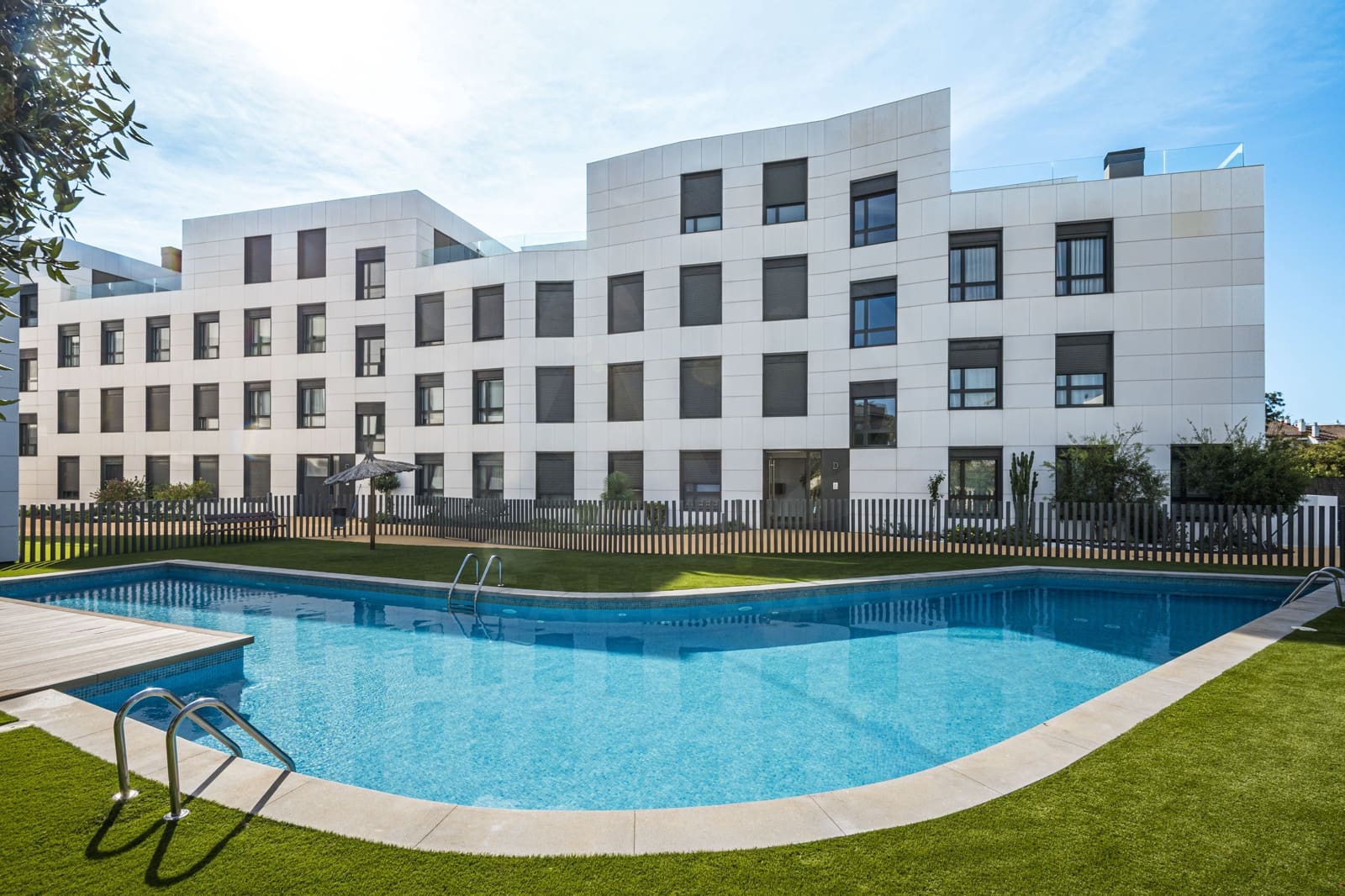 3 bedroom Penthouse for sale in Sitges with pool garage - € 1,450,000 (Ref: 10121209)