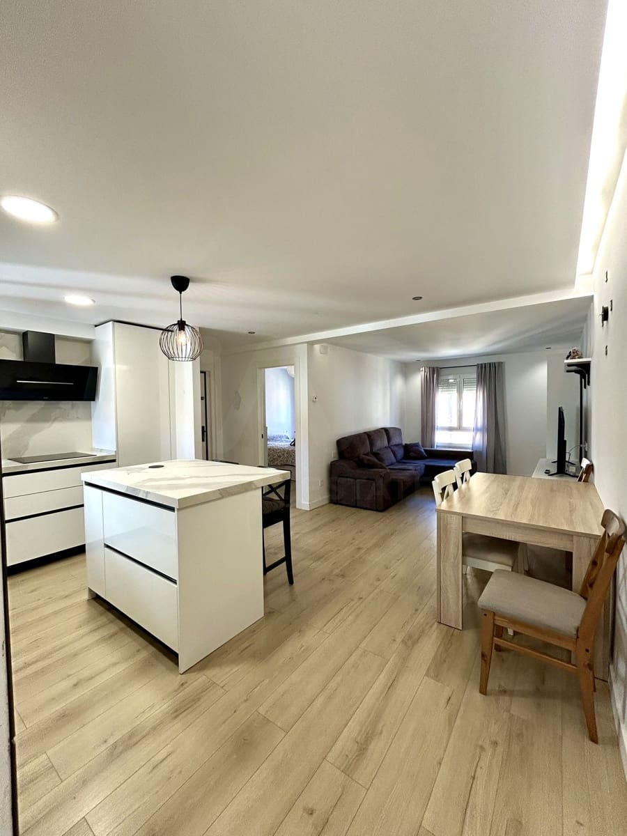 3 bedroom Apartment for rent in Leon city - € 700 (Ref: 10121210)