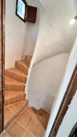 Chalet de 4 habitaciones en Jijona / Xixona en alquiler - 335 € (Ref: 10125030)