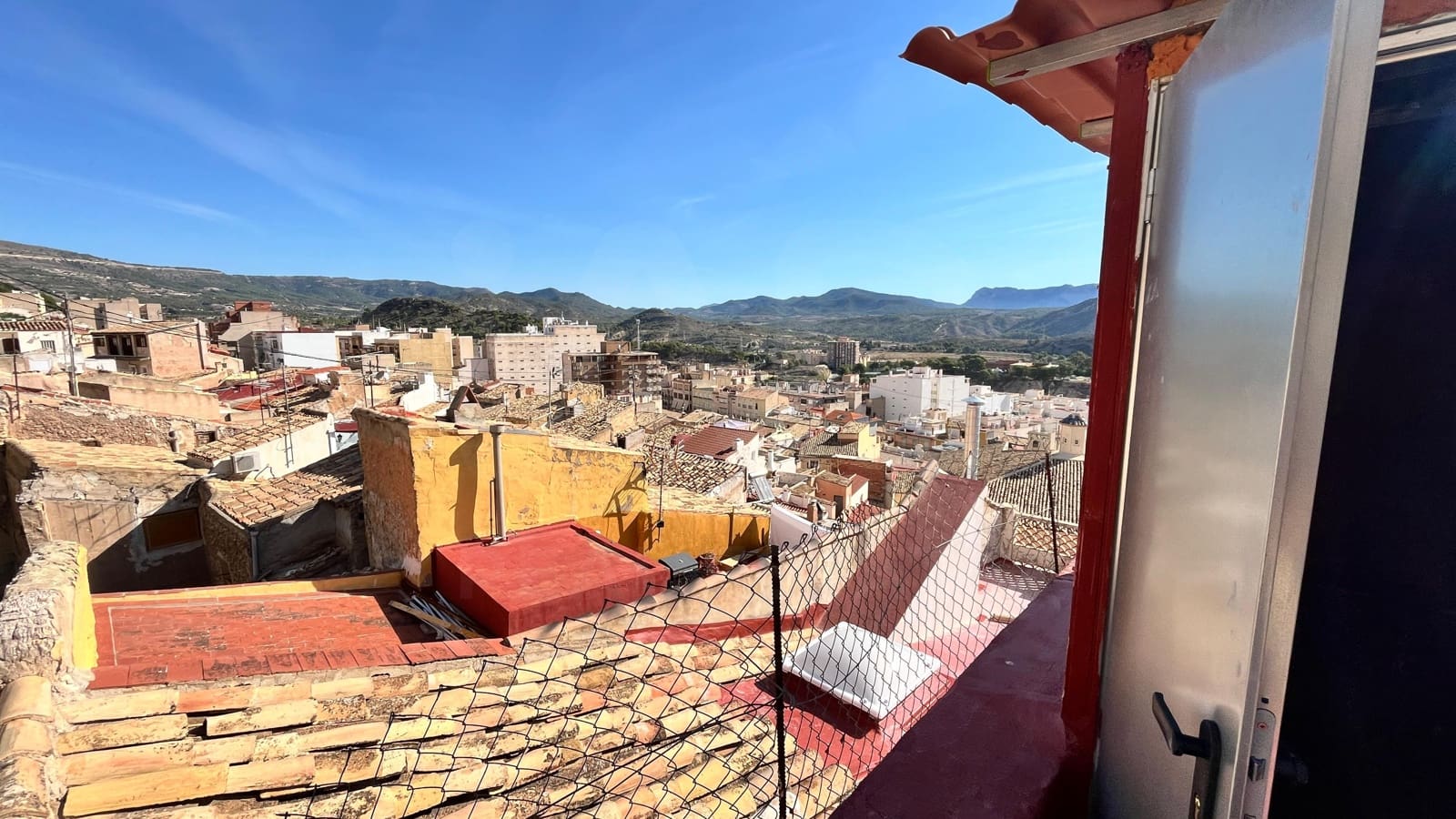 Chalet de 4 habitaciones en Jijona / Xixona en alquiler - 335 € (Ref: 10125030)