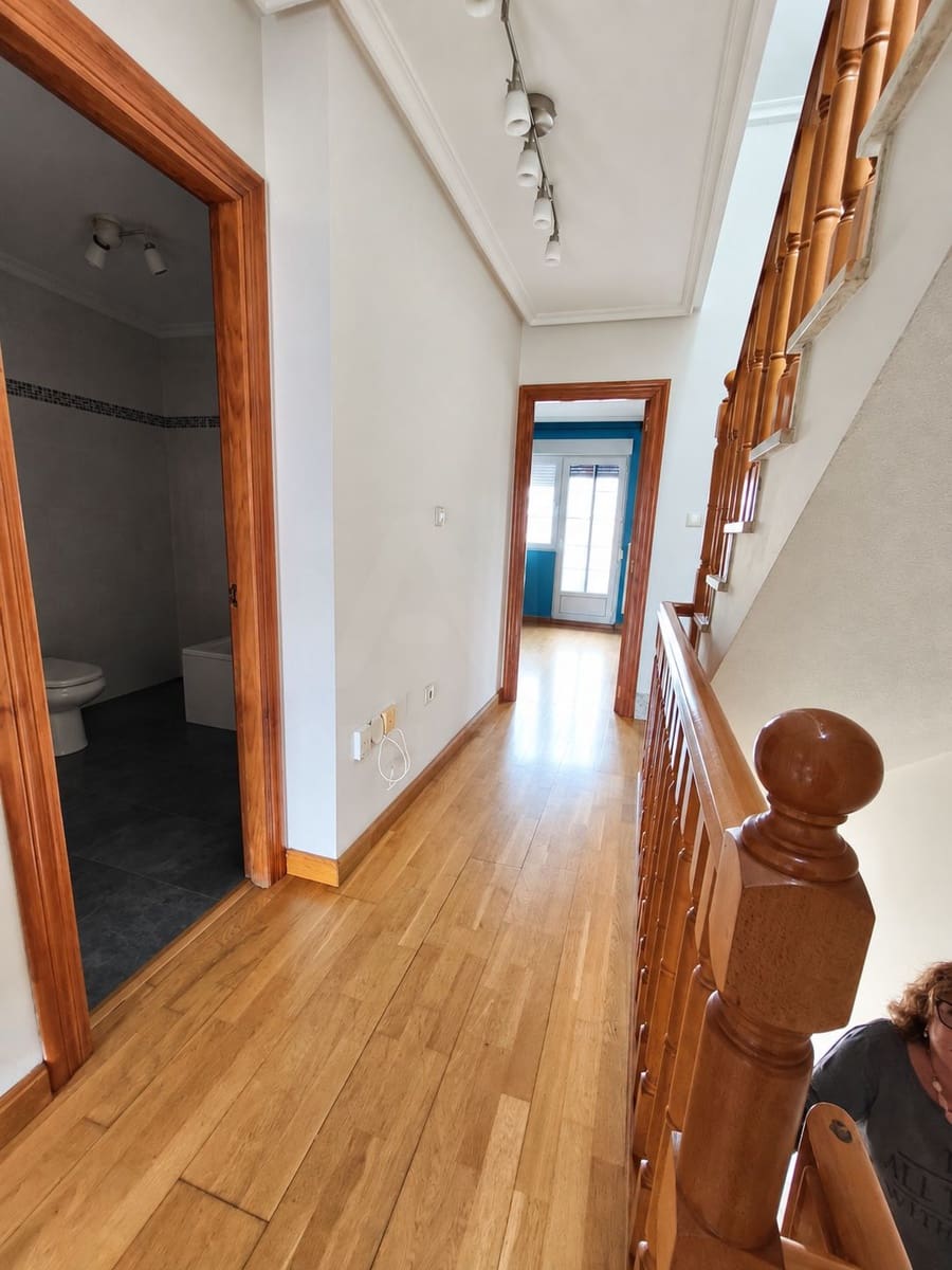 3 sypialnia Willa do wynajęcia w San Andres del Rabanedo z basenem garażem - 1 150 € (Ref: 10125031)