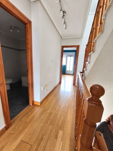 3 sypialnia Willa do wynajęcia w San Andrés del Rabanedo z basenem garażem - 1 150 € (Ref: 10125031)