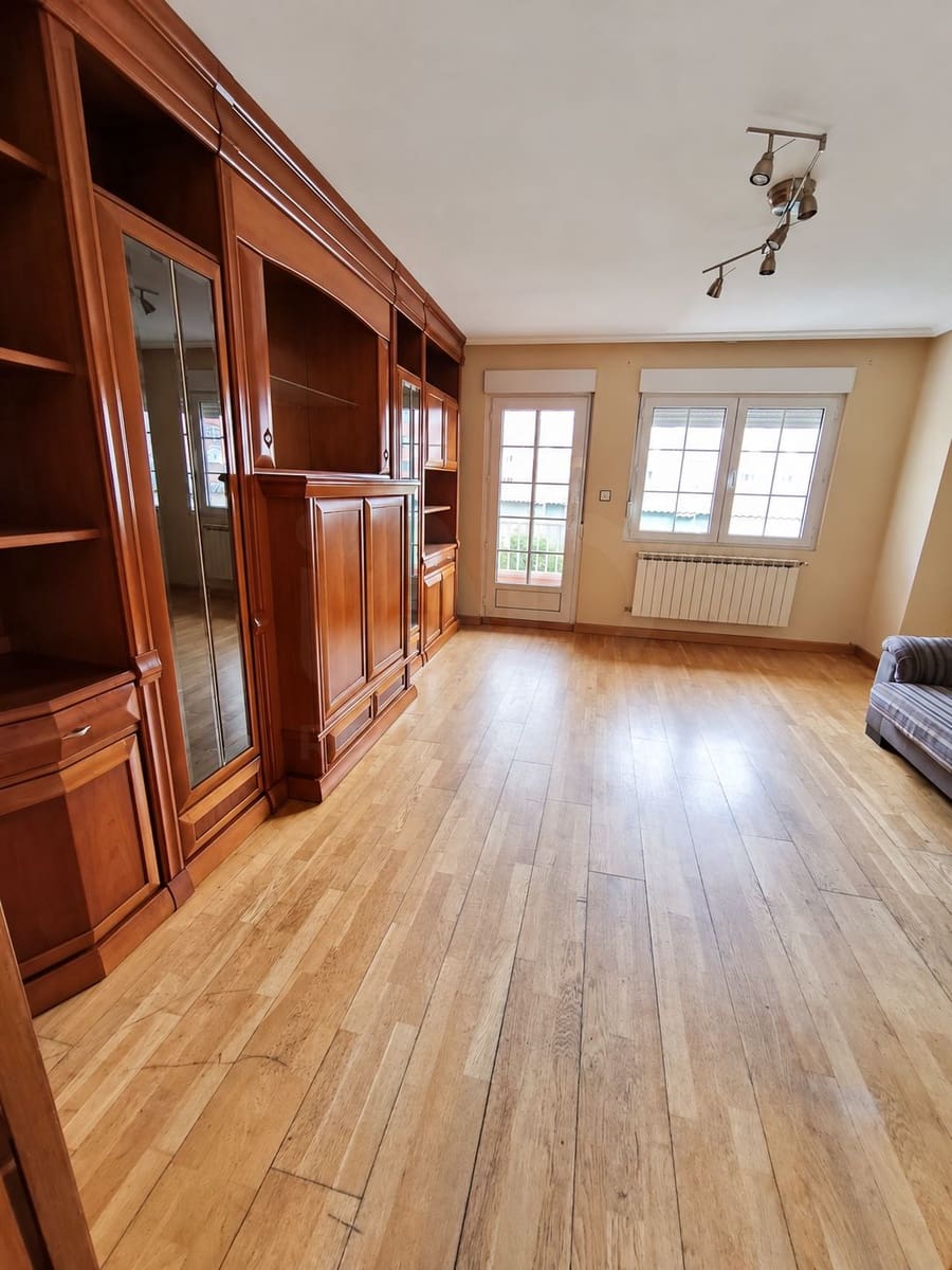 3 sypialnia Willa do wynajęcia w San Andres del Rabanedo z basenem garażem - 1 150 € (Ref: 10125031)