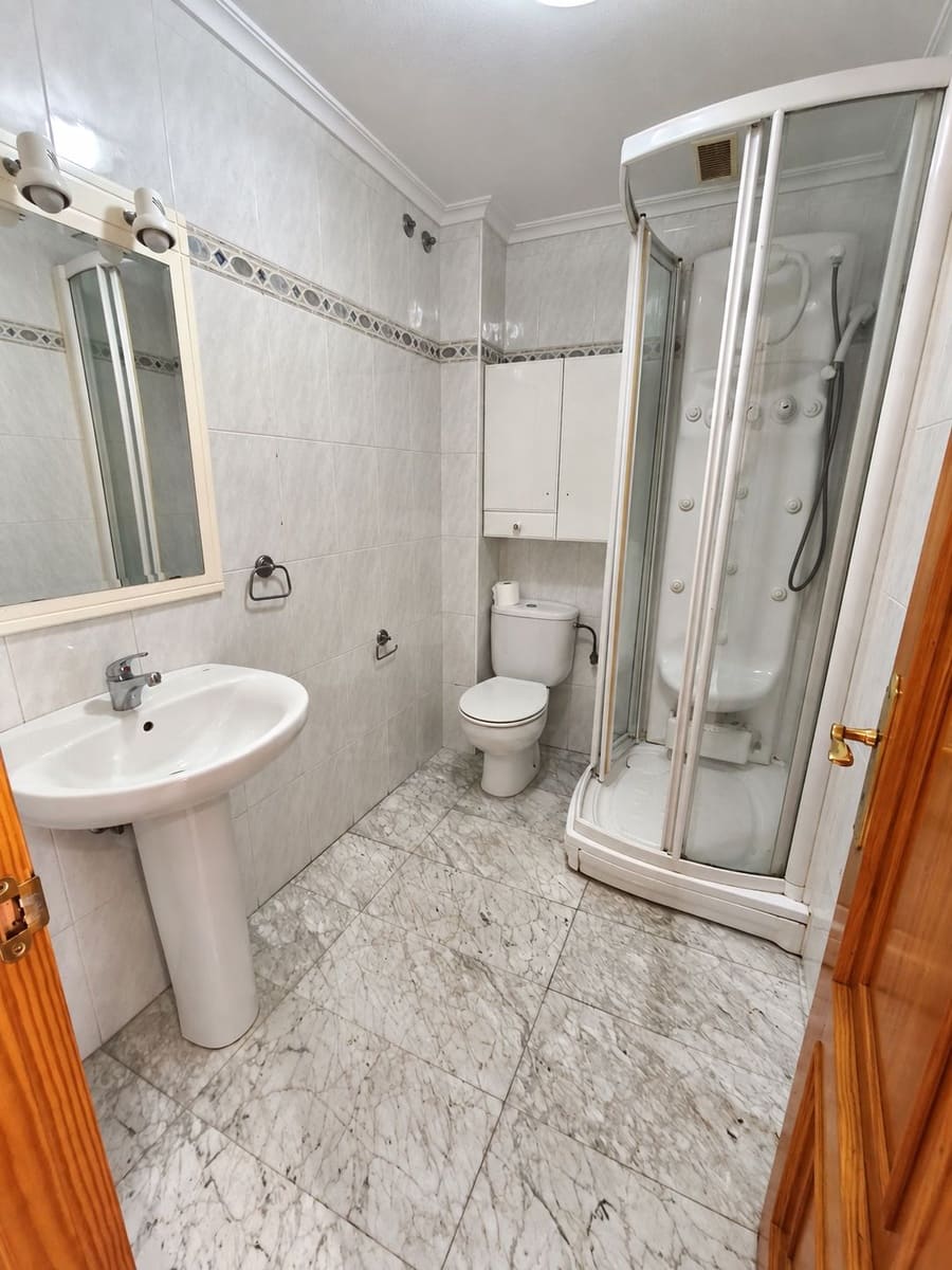 3 sypialnia Willa do wynajęcia w San Andres del Rabanedo z basenem garażem - 1 150 € (Ref: 10125031)
