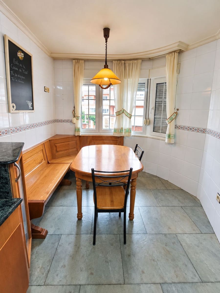 3 sypialnia Willa do wynajęcia w San Andres del Rabanedo z basenem garażem - 1 150 € (Ref: 10125031)