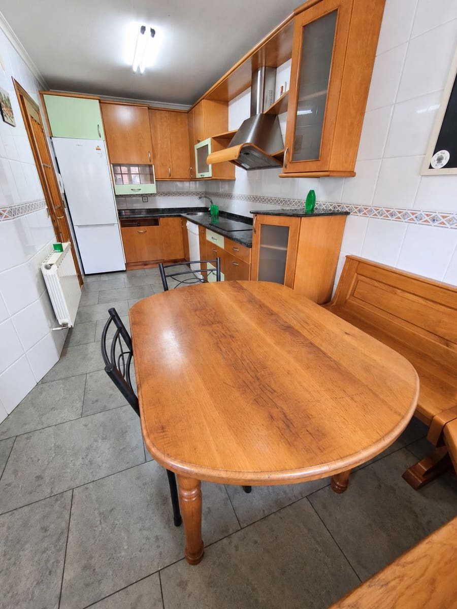 3 sypialnia Willa do wynajęcia w San Andres del Rabanedo z basenem garażem - 1 150 € (Ref: 10125031)