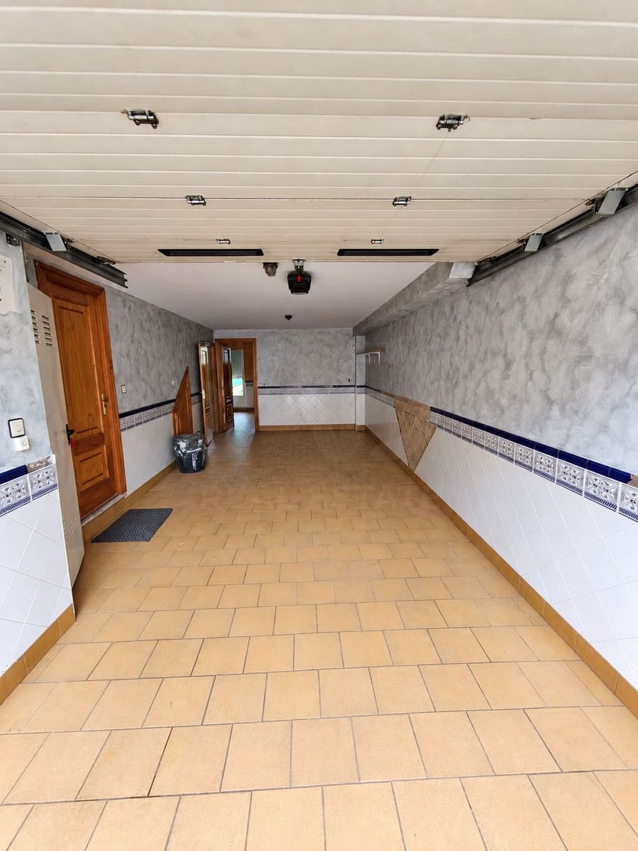 3 sypialnia Willa do wynajęcia w San Andres del Rabanedo z basenem garażem - 1 150 € (Ref: 10125031)