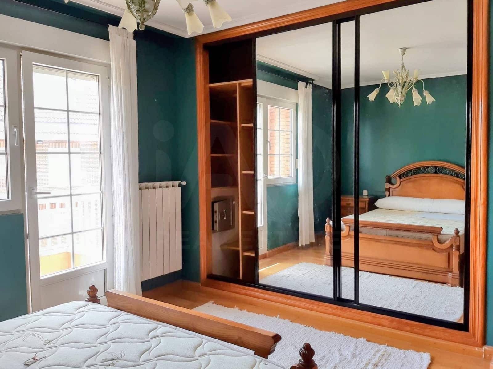 3 sypialnia Willa do wynajęcia w San Andres del Rabanedo z basenem garażem - 1 150 € (Ref: 10125031)