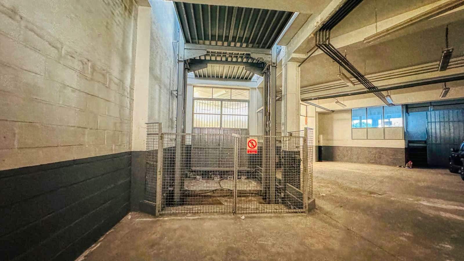 Commercial for sale in Valmojado with garage - € 362,100 (Ref: 10125032)
