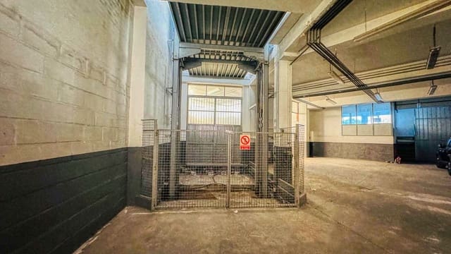 Kommersiell til salgs i Valmojado med garasje - € 362 100 (Ref: 10125032)