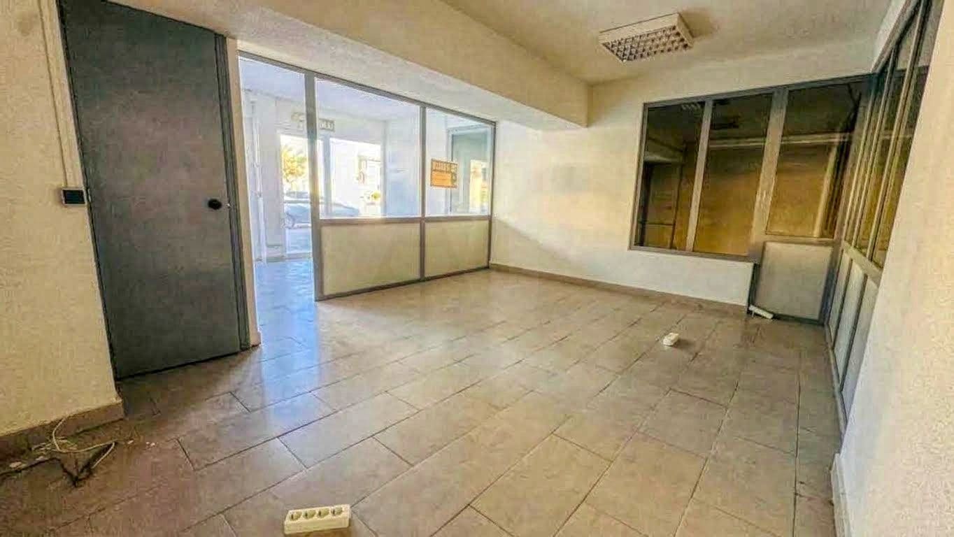 Commercial for sale in Valmojado with garage - € 362,100 (Ref: 10125032)
