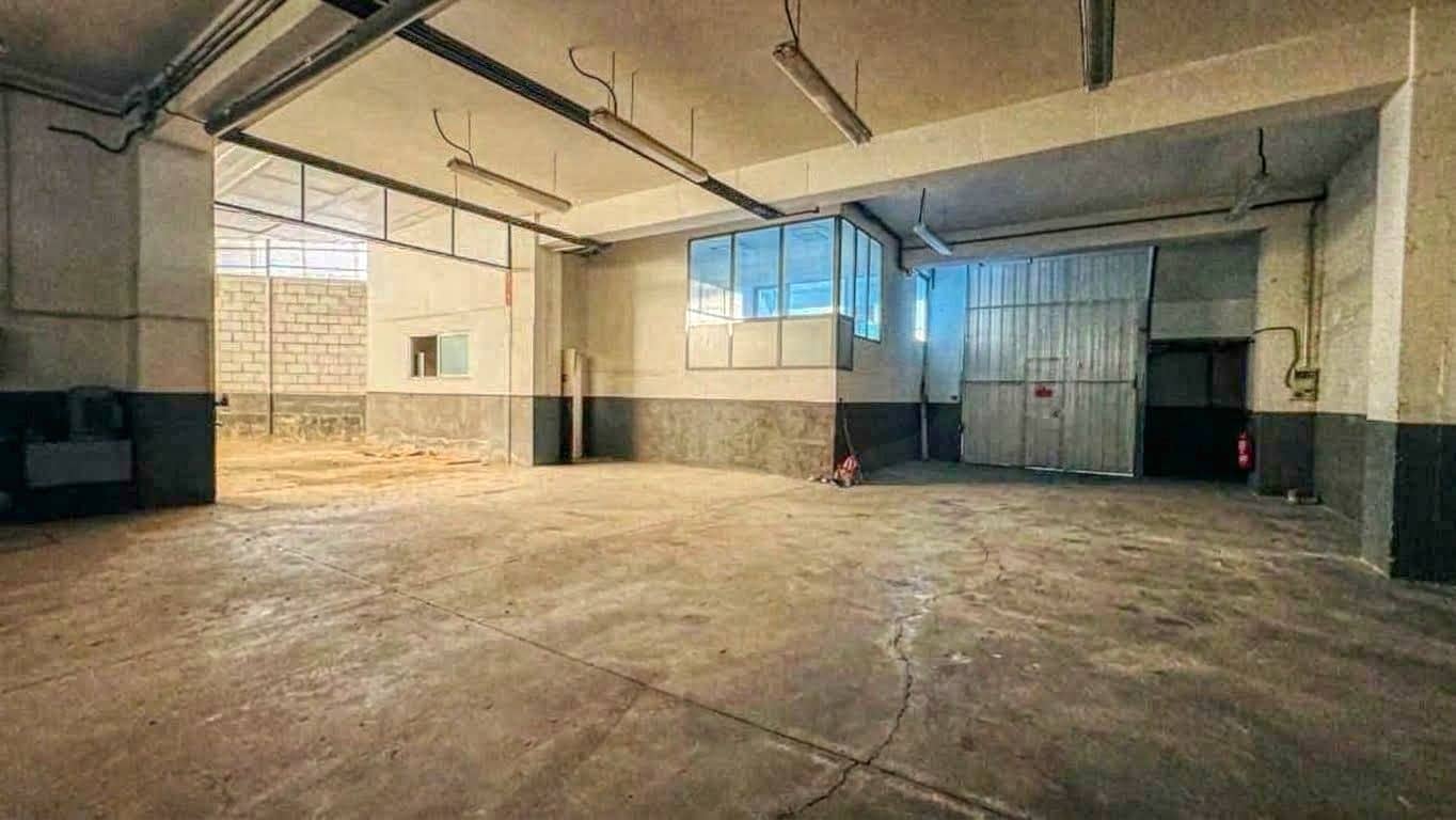 Commercial for sale in Valmojado with garage - € 362,100 (Ref: 10125032)
