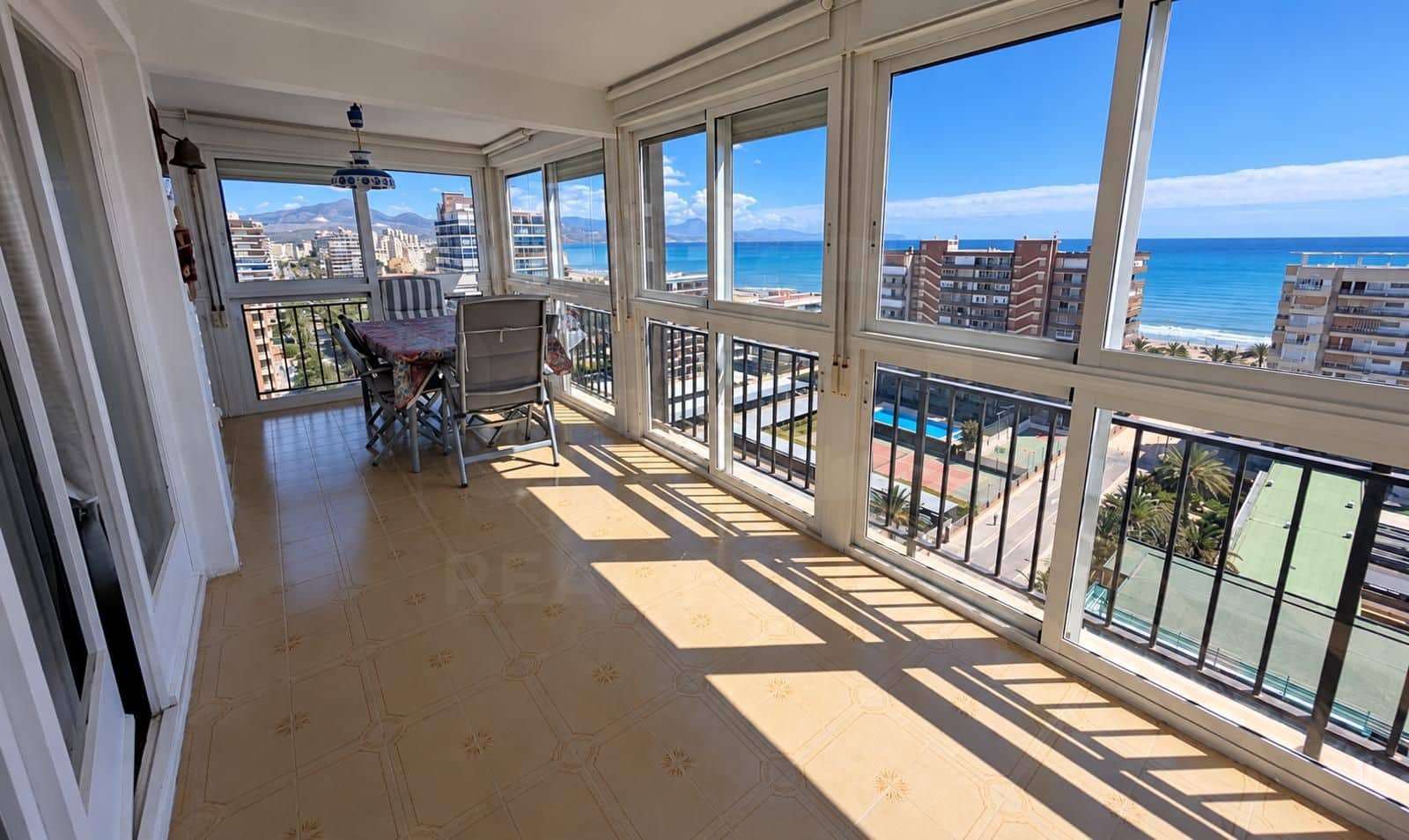 Apartamento de 2 habitaciones en Alicante / Alacant ciudad en venta con piscina - 495.000 € (Ref: 10125216)