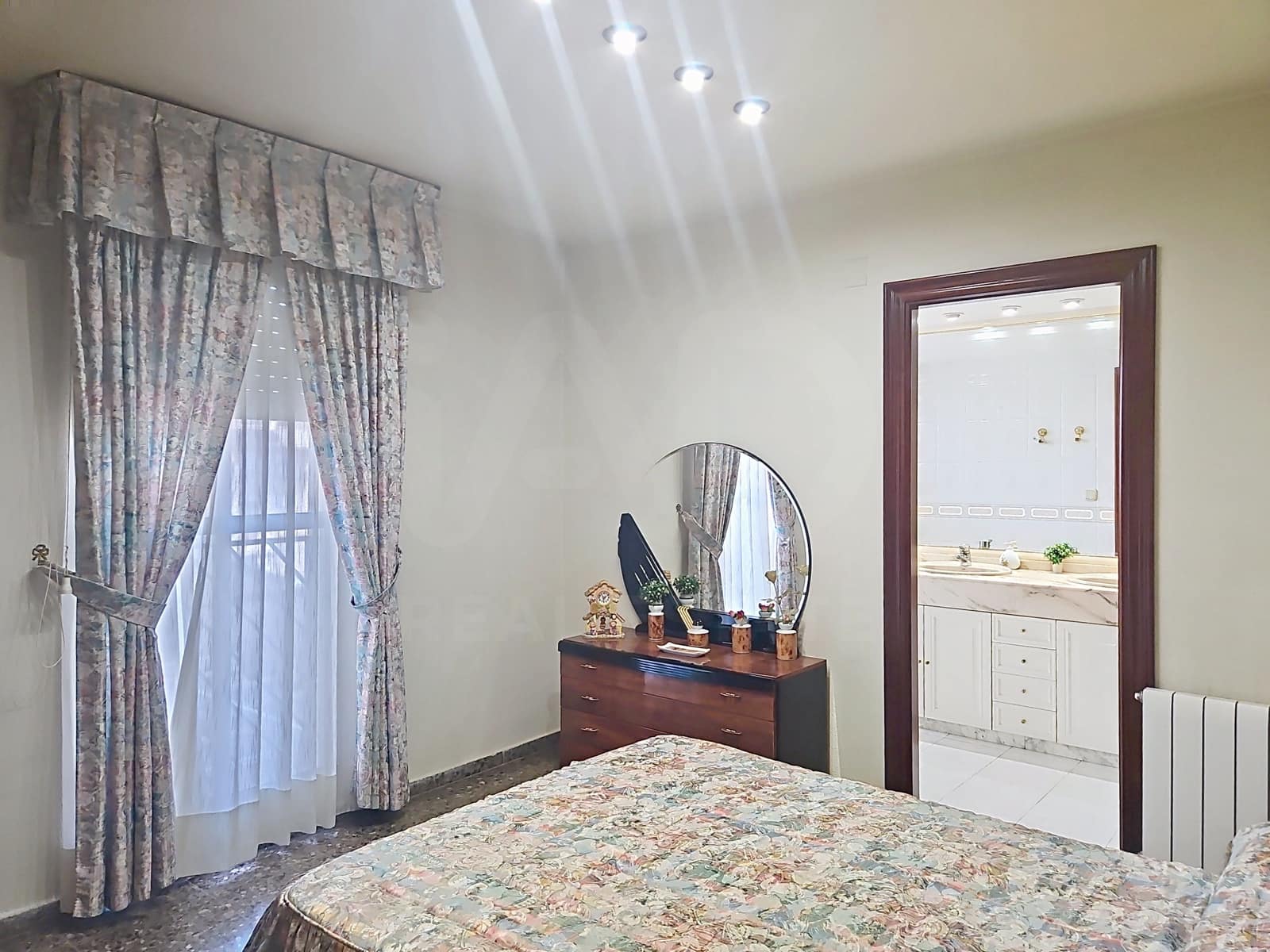 Apartament na sprzedaż w Miasto Walencja z garażem - 495 000 € (Ref: 10127581)