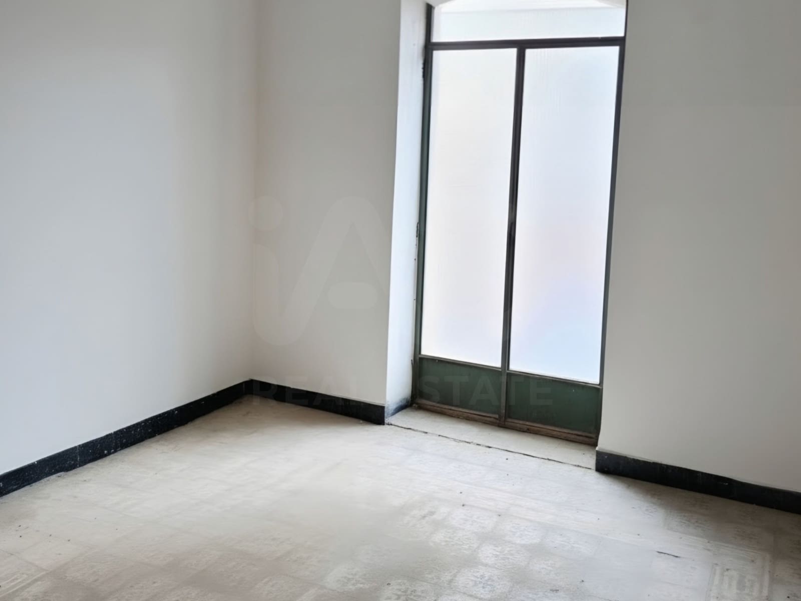 Commercial for sale in Alginet - € 162,100 (Ref: 10127583)