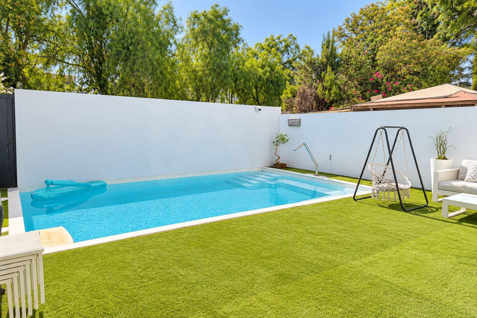 3 bedroom Apartment for sale in Marbella with pool garage - € 1,100,000 (Ref: 10127586)