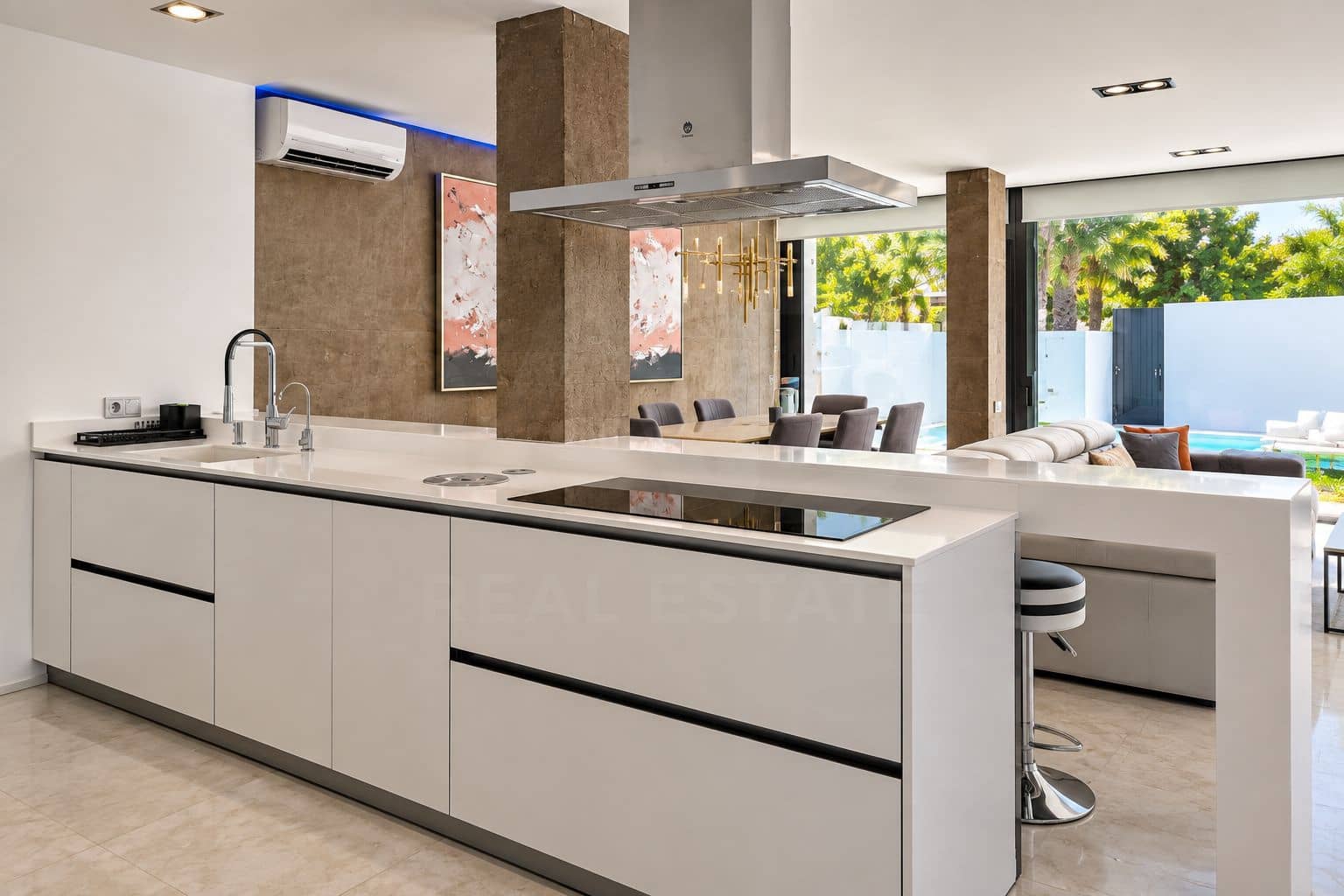3 bedroom Apartment for sale in Marbella with pool garage - € 1,100,000 (Ref: 10127586)