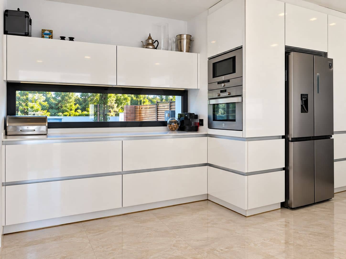 3 bedroom Apartment for sale in Marbella with pool garage - € 1,100,000 (Ref: 10127586)
