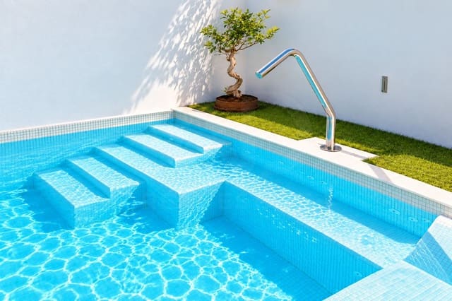 3 soverom Kjedet enebolig til salgs i Rodeo Alto - Guadaiza - La Campana, Marbella med svømmebasseng garasje - € 1 100 000 (Ref: 10127586)