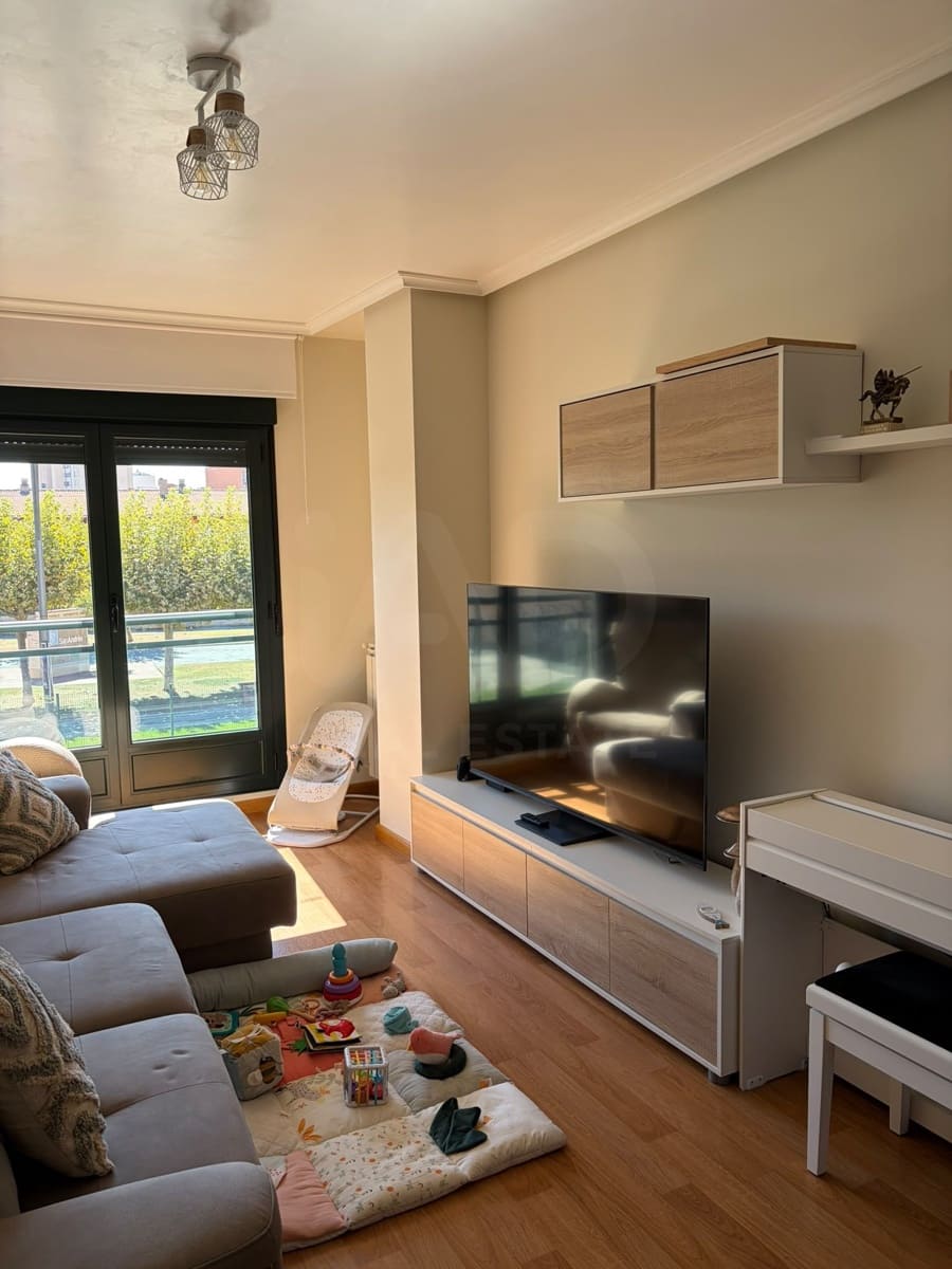 2 bedroom Apartment for sale in San Andres del Rabanedo with garage - € 170,000 (Ref: 10127587)