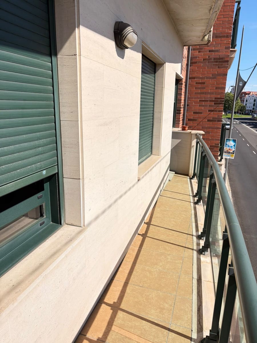 2 bedroom Apartment for sale in San Andres del Rabanedo with garage - € 170,000 (Ref: 10127587)