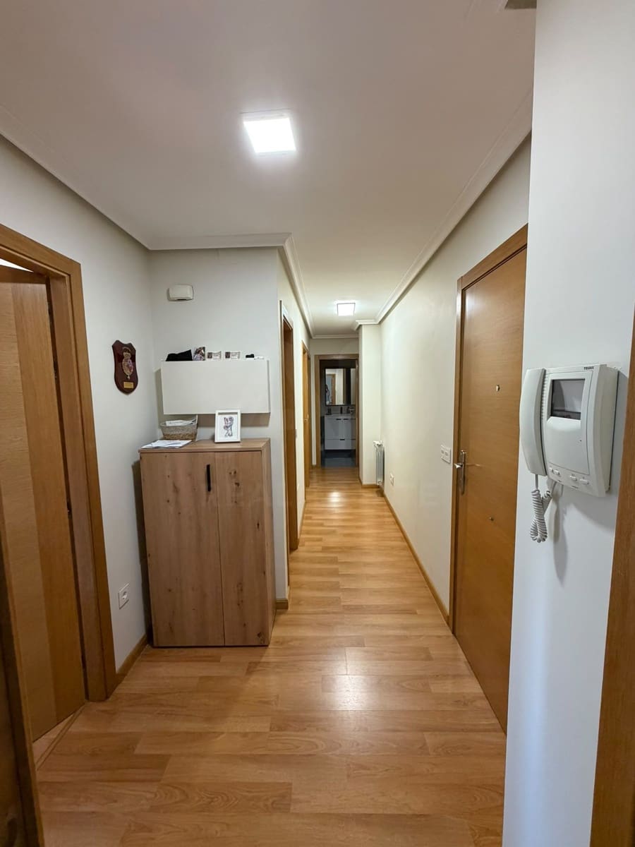 2 bedroom Apartment for sale in San Andres del Rabanedo with garage - € 170,000 (Ref: 10127587)