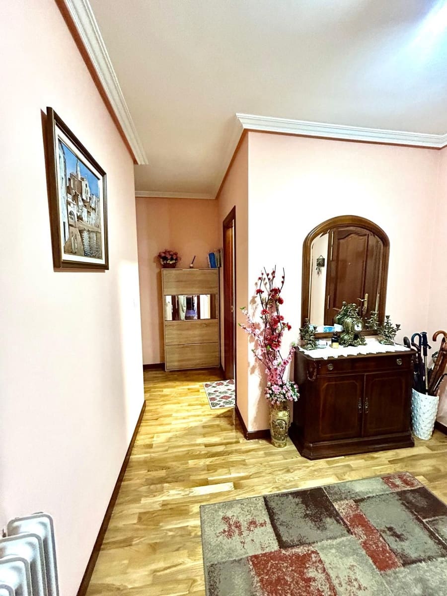 3 bedroom Apartment for sale in La Baneza with garage - € 135,000 (Ref: 10127588)