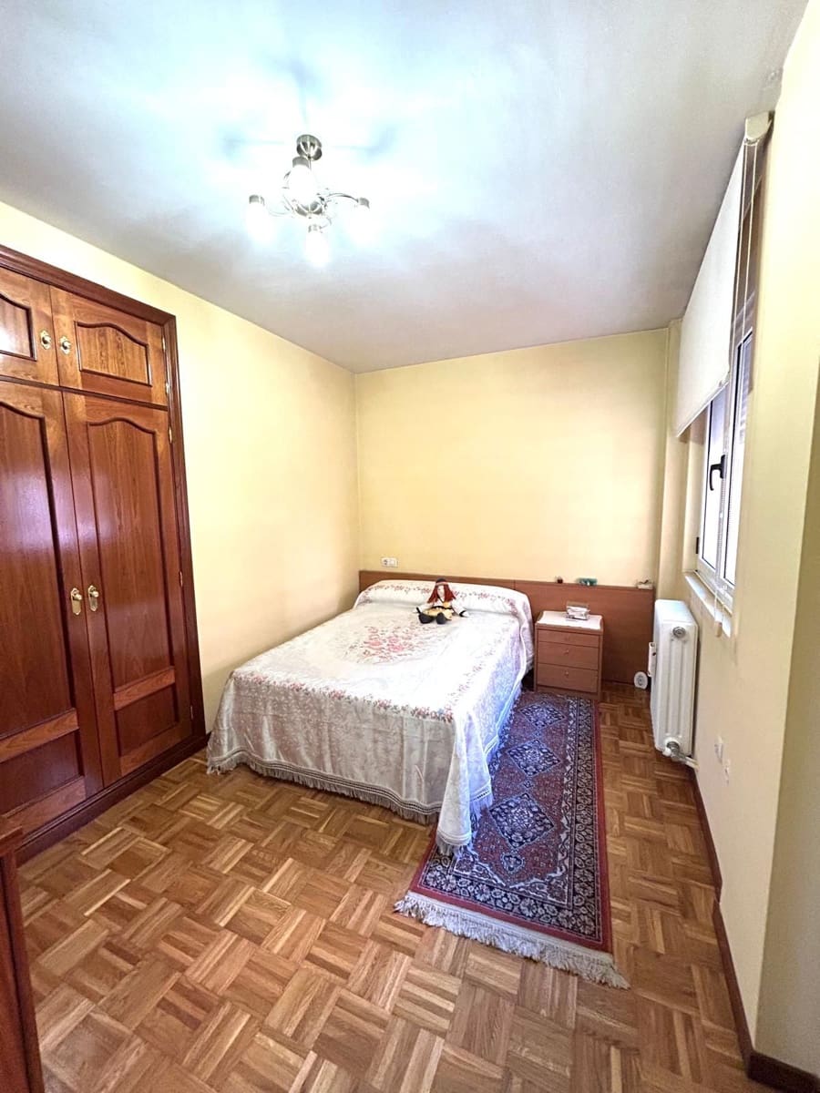 3 bedroom Apartment for sale in La Baneza with garage - € 135,000 (Ref: 10127588)