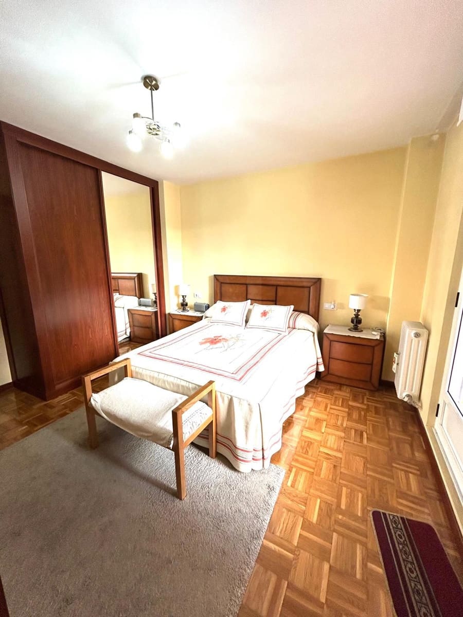 3 bedroom Apartment for sale in La Baneza with garage - € 135,000 (Ref: 10127588)