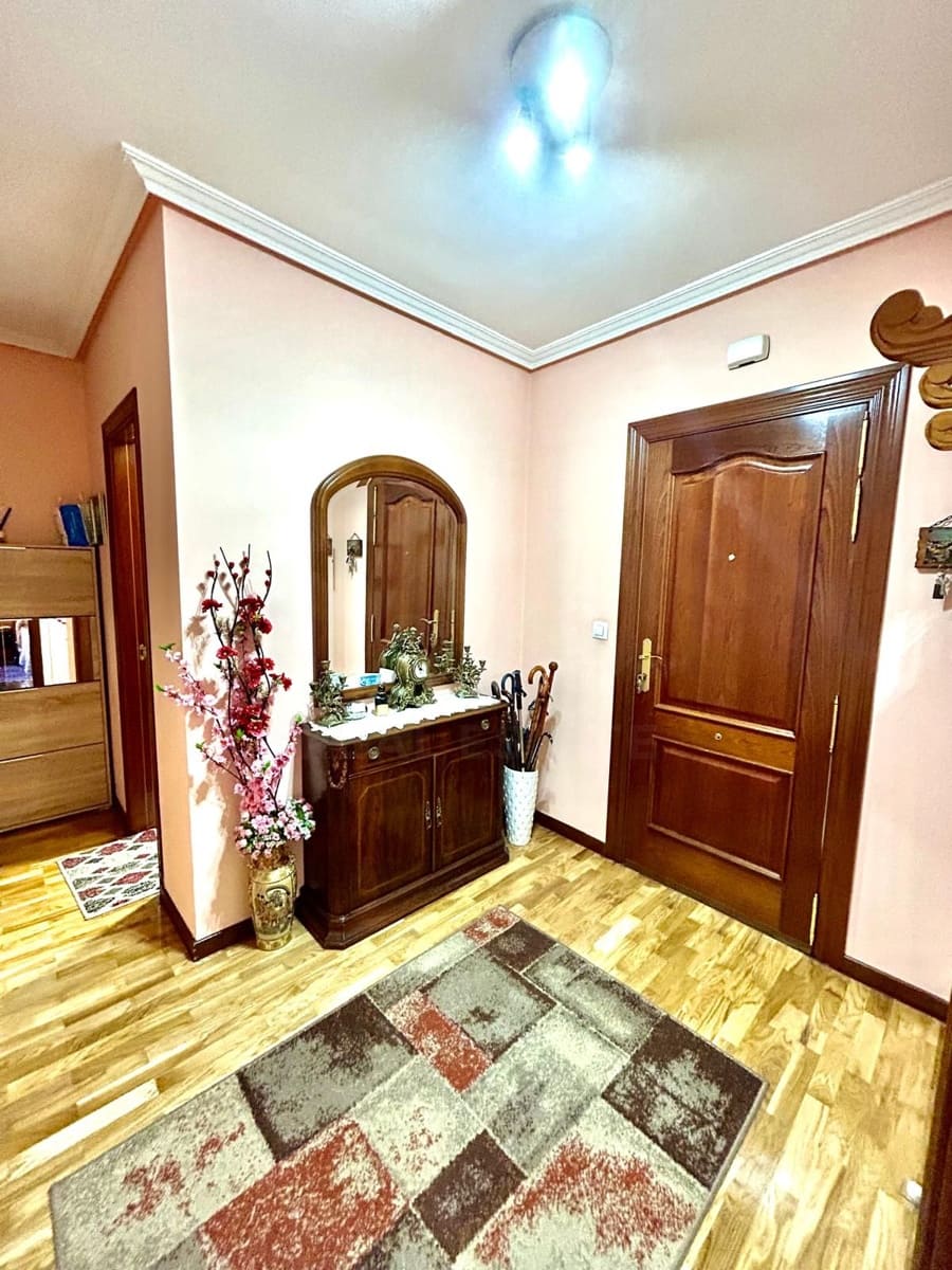 3 bedroom Apartment for sale in La Baneza with garage - € 135,000 (Ref: 10127588)