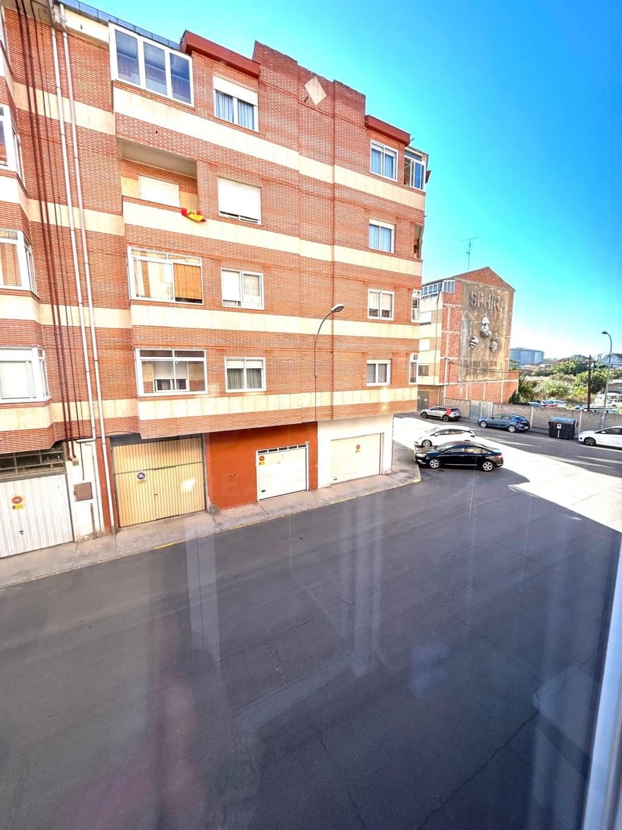 3 bedroom Apartment for sale in La Baneza with garage - € 135,000 (Ref: 10127588)
