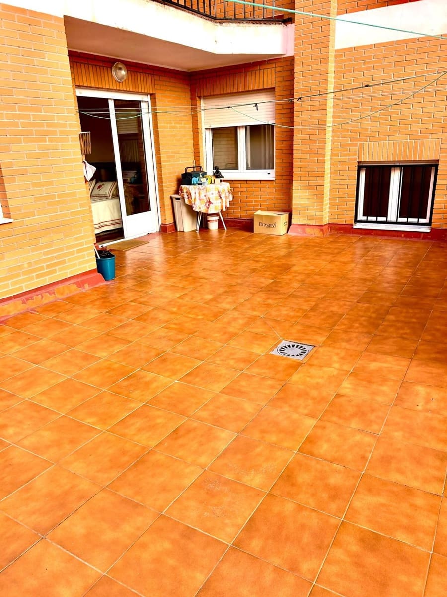 3 bedroom Apartment for sale in La Baneza with garage - € 135,000 (Ref: 10127588)