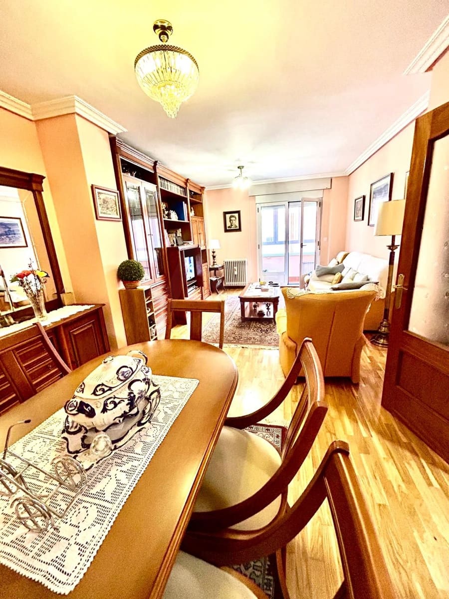 3 bedroom Apartment for sale in La Baneza with garage - € 135,000 (Ref: 10127588)