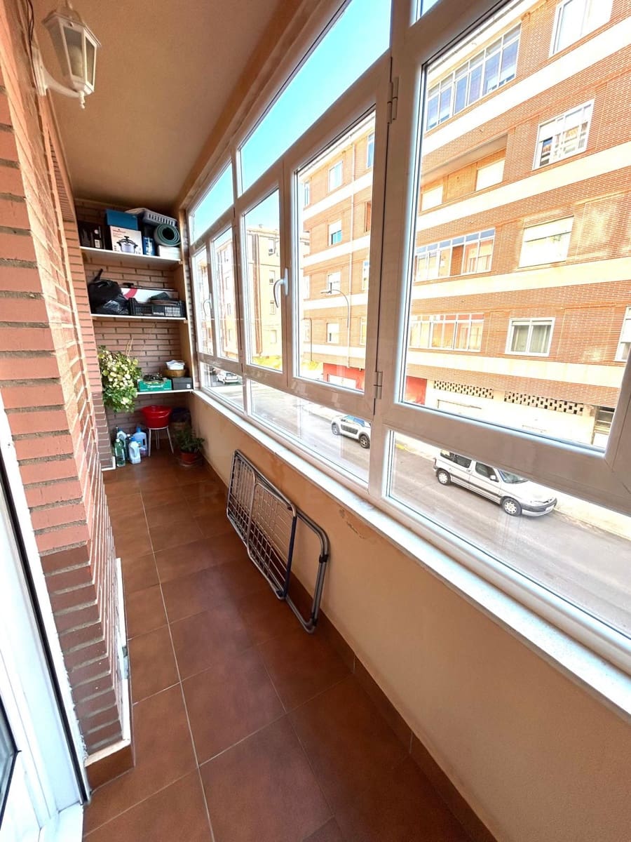 3 bedroom Apartment for sale in La Baneza with garage - € 135,000 (Ref: 10127588)