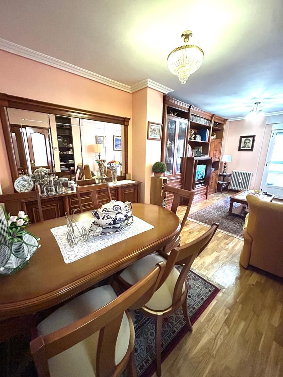 3 bedroom Apartment for sale in La Baneza with garage - € 135,000 (Ref: 10127588)