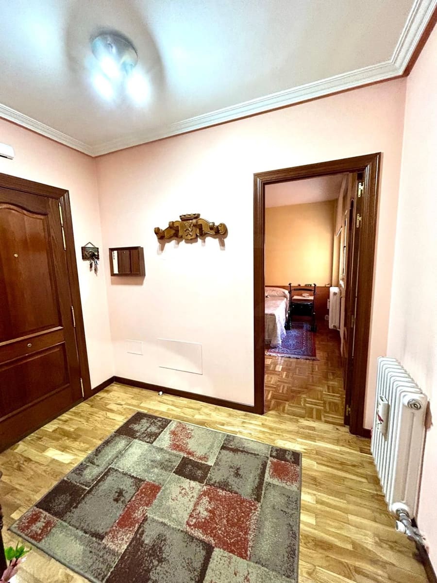 3 bedroom Apartment for sale in La Baneza with garage - € 135,000 (Ref: 10127588)