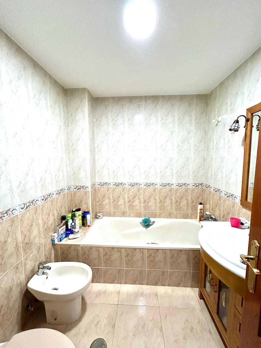 3 bedroom Apartment for sale in La Baneza with garage - € 135,000 (Ref: 10127588)