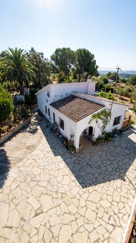 5 slaapkamer Huis te koop in Urbanitzacions del Nord, Lloret de Mar met zwembad garage - € 399.000 (Ref: 10130847)