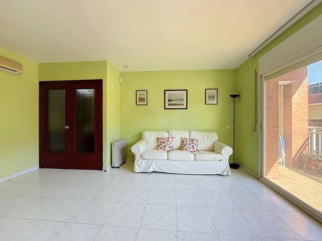 3 slaapkamer Appartement te koop in Malgrat de Mar met zwembad garage - € 260.000 (Ref: 10130850)