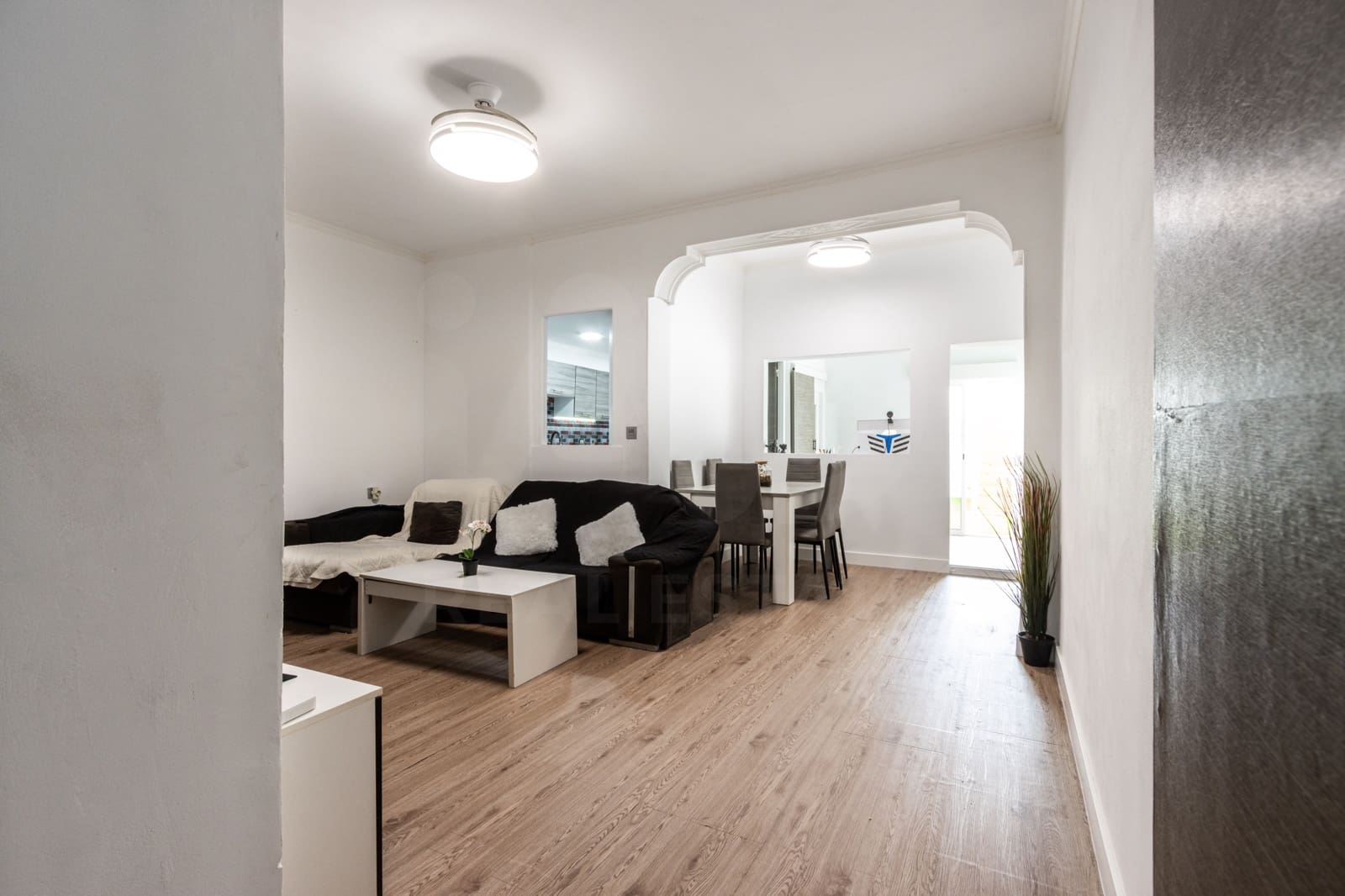 2 bedroom Apartment for sale in Sabadell with garage - € 245,000 (Ref: 10130852)