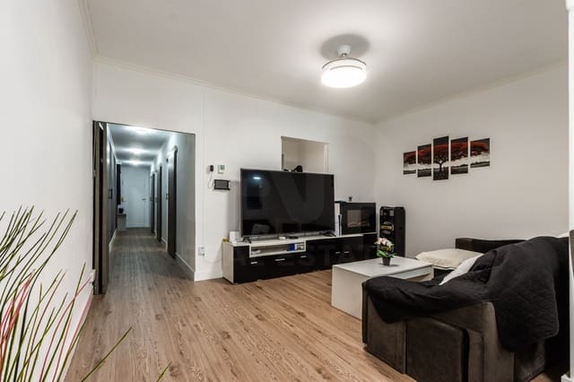 2 bedroom Apartment for sale in Sabadell with garage - € 245,000 (Ref: 10130852)