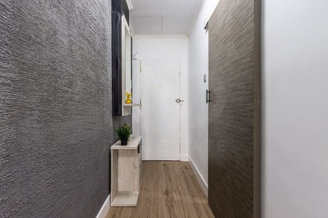 2 bedroom Apartment for sale in Sabadell with garage - € 245,000 (Ref: 10130852)