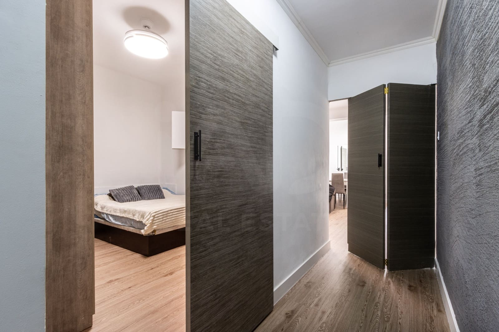 2 bedroom Apartment for sale in Sabadell with garage - € 245,000 (Ref: 10130852)