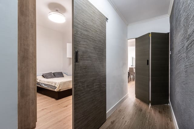 2 bedroom Apartment for sale in Sabadell with garage - € 245,000 (Ref: 10130852)