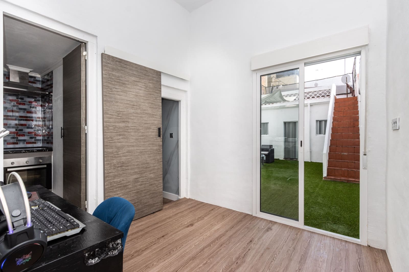 2 bedroom Apartment for sale in Sabadell with garage - € 245,000 (Ref: 10130852)