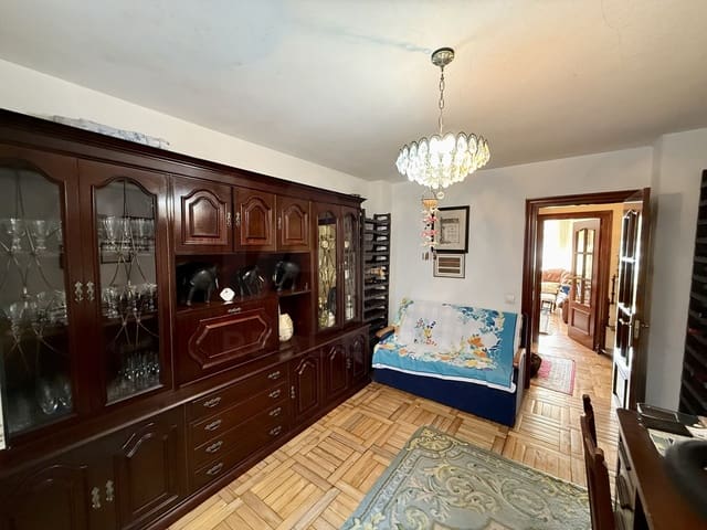 4 sovrum Lägenhet till salu i Candás, Carreño med garage - 395 000 € (Ref: 10130855)